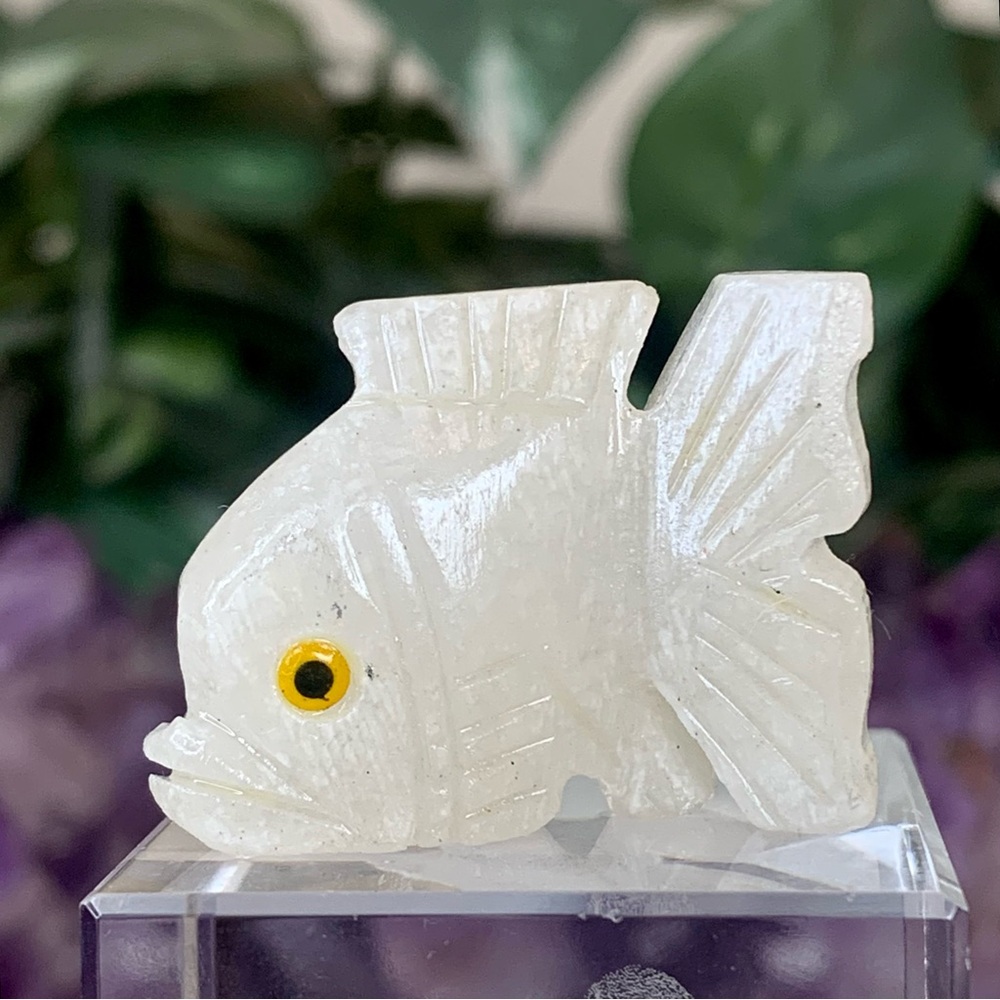 Clear Quartz Crystal Fish Hand Carved Miniature Animal Sea Creature Goldfish Pet